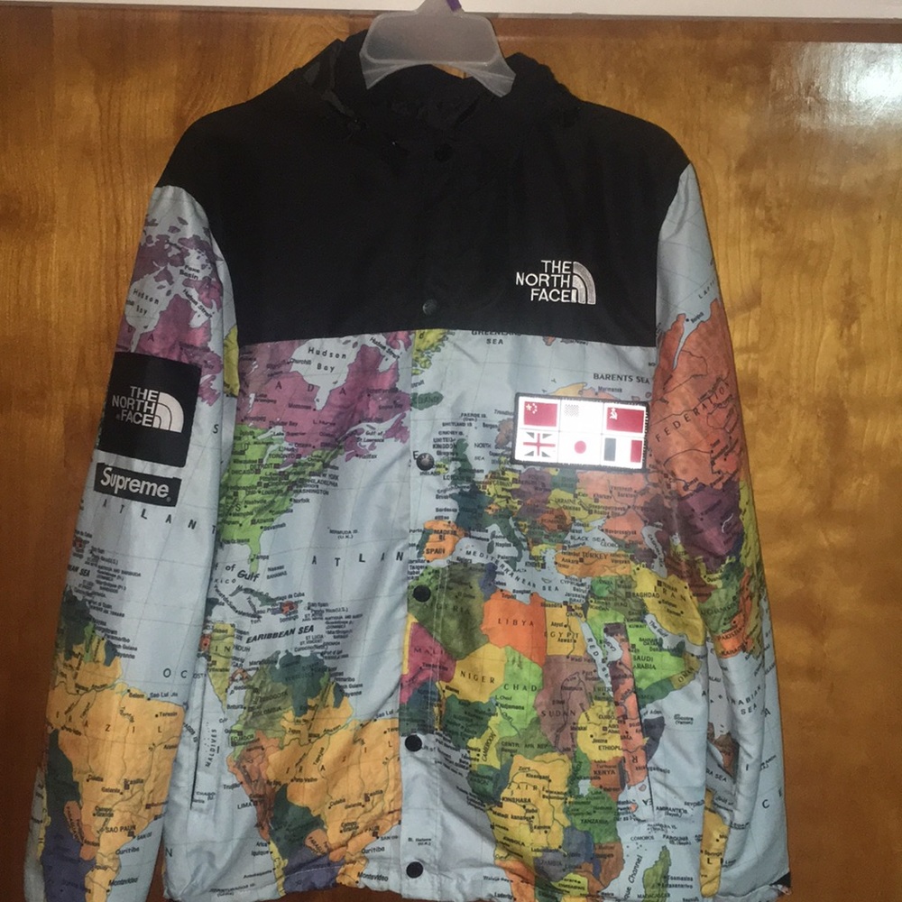 Supreme x The North Face Globe Windbreaker